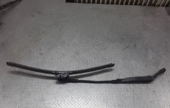 Volkswagen PASSAT B5.5 Windshield/front glass wiper blade 3B1955409C