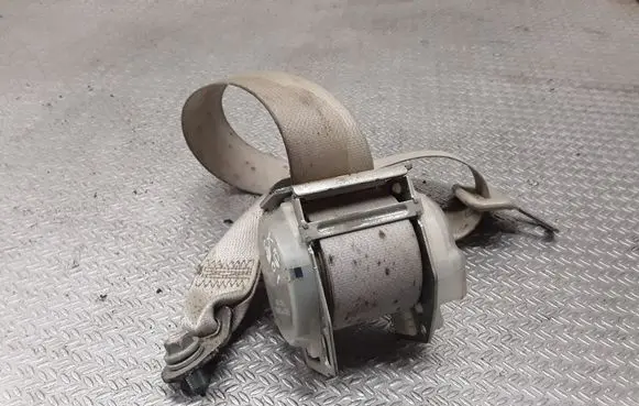 Subaru Legacy Rear seatbelt