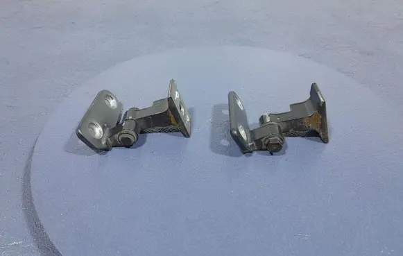 BMW X5 E53 Front door hinge set 7333060