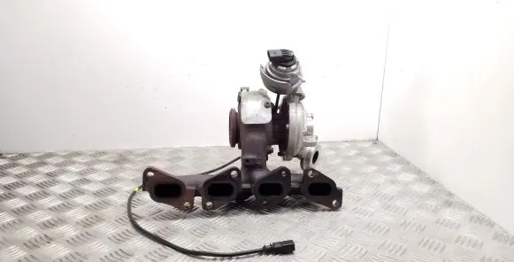 Audi Q3 8U Turbo 03L253010F 04L971501A