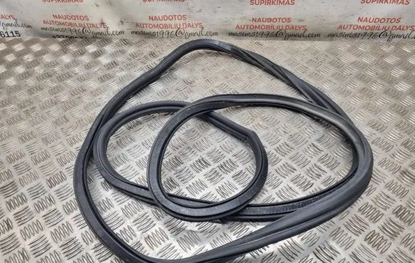 Audi Q7 4L Trunk rubber seal (body) 4L0827705 03809673