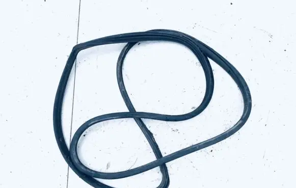 Toyota Avensis Verso Rubber seal rear door 