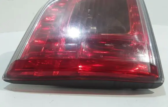 Toyota Avensis T270 Tailgate rear/tail lights 08052