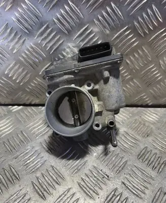 Toyota Auris E180 Throttle valve 220300T110