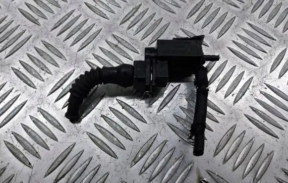 BMW 3 E46 Valve vacuum 72234100