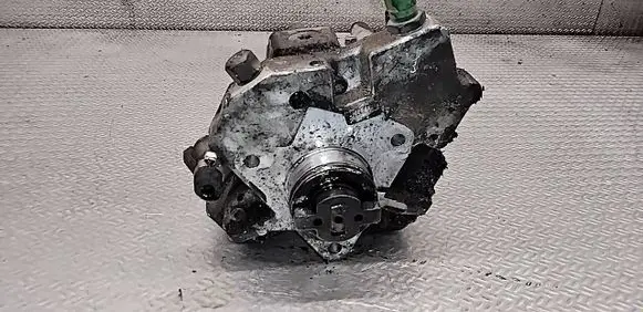 Volvo V70 Fuel injection high pressure pump 0445010111 8692521