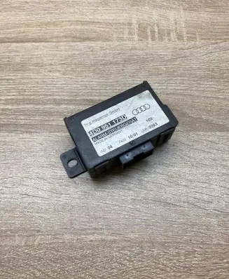Audi A8 S8 D2 4D Alarm control unit/module 4D0951173D