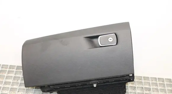 BMW 4 F32 F33 Glove box