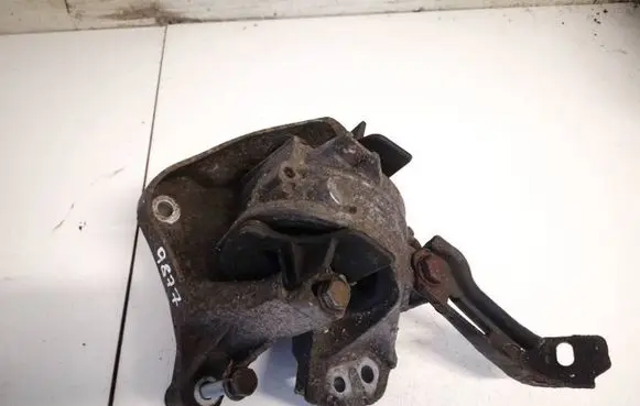 Citroen C5 Engine mount bracket