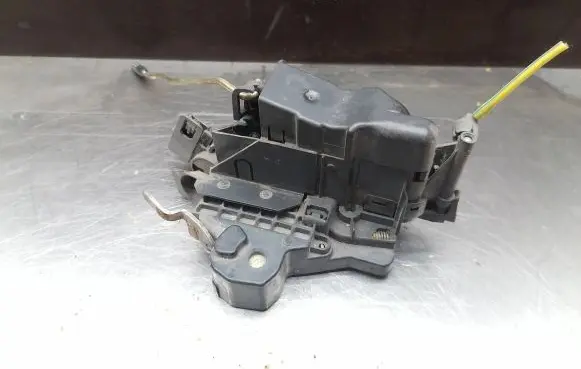 Mercedes-Benz CLK A208 C208 Front door lock 2087200435