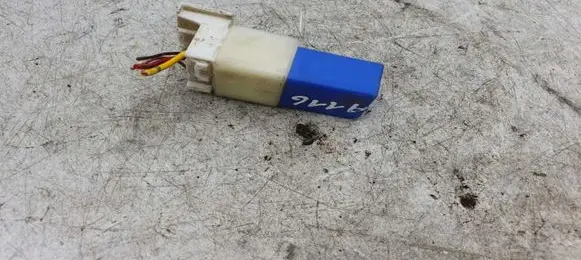 Nissan X-Trail T30 Other relay 2523079915 0406302248