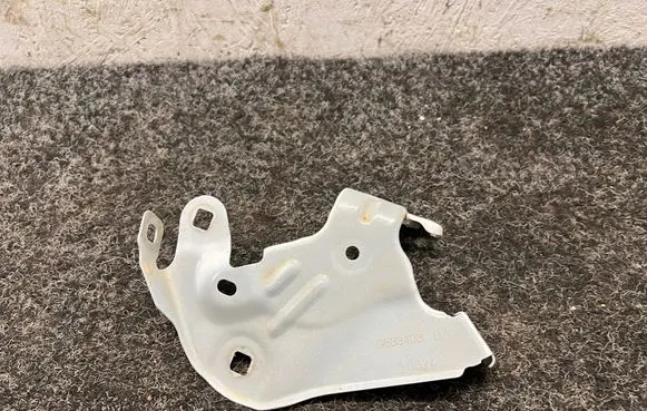 BMW X1 U11 Fender mounting bracket 9883408