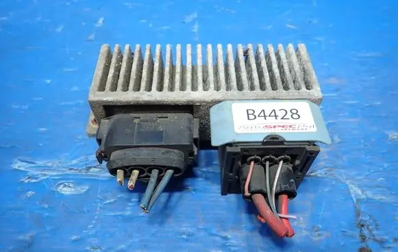 Renault Sandero I Glow plug pre-heat relay 8200558438A