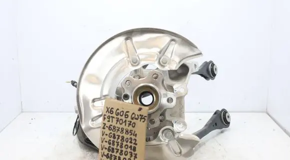 BMW X6 G06 Rear wheel hub spindle/knuckle 6876654