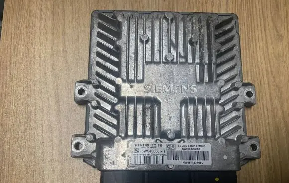 Peugeot 607 Engine control unit/module 9658763980 5WS400601T 9648237680