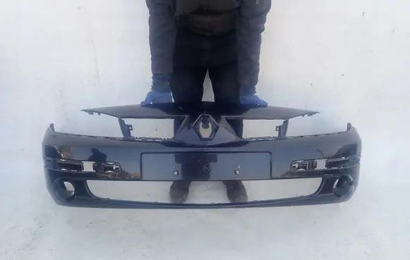 Renault Laguna II Front bumper mounting bracket