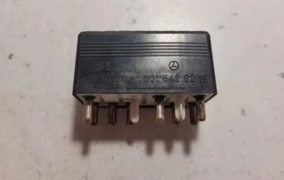 Mercedes-Benz E W124 Other relay 0015428219 898601