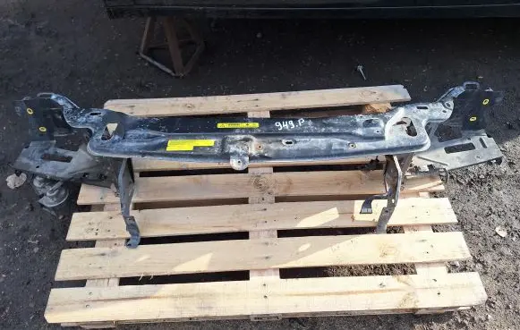 Volvo XC90 Top upper radiator support slam panel