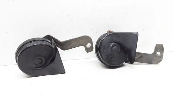 Volvo V50 Horn signal 30796712 30796711