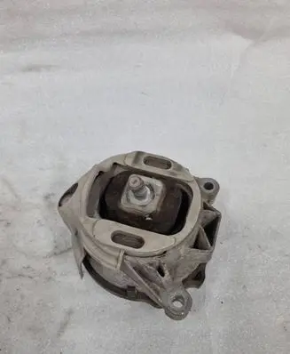 BMW 2 F22 F23 Engine mount bracket 6883978 160117 22116883978