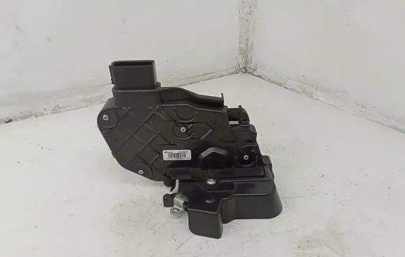 Volvo XC60 Rear door lock 30799326