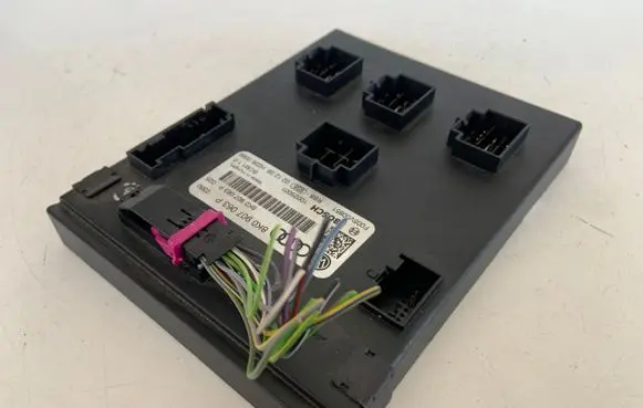 Audi A4 S4 B8 8K Comfort/convenience module 8K0907063P