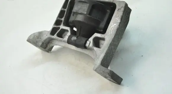 Volvo V40 Engine mount bracket 3M546F012BH