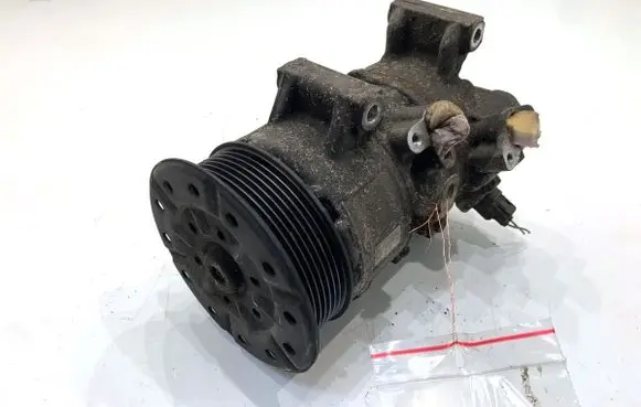 Toyota Avensis T270 Air conditioning (A/C) compressor (pump) 4472601258
