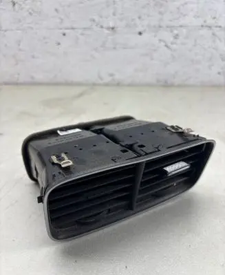 Mercedes-Benz GLE W167 Rear air vent grill A1678301600