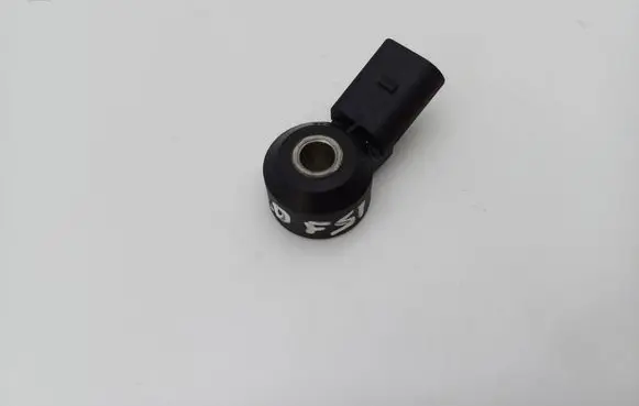 Volkswagen PASSAT B6 Detonation knock sensor 030905377C
