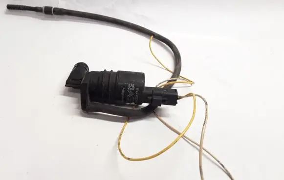 Citroen C6 Windscreen/windshield washer pump 9643447780