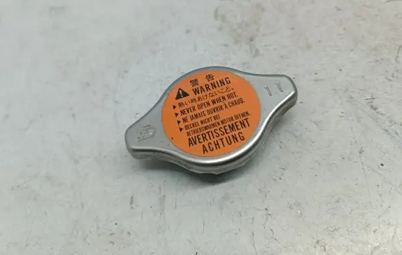 Mitsubishi Space Star Coolant expansion tank/reservoir cap 