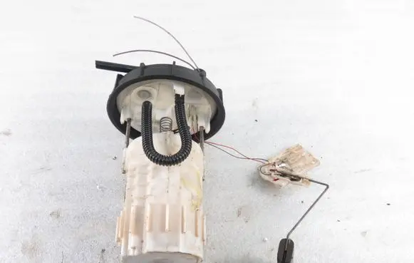 Opel Vivaro Fuel level sensor 8200052390A