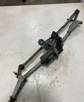 Volvo V70 Front wiper linkage and motor 404775 09151848
