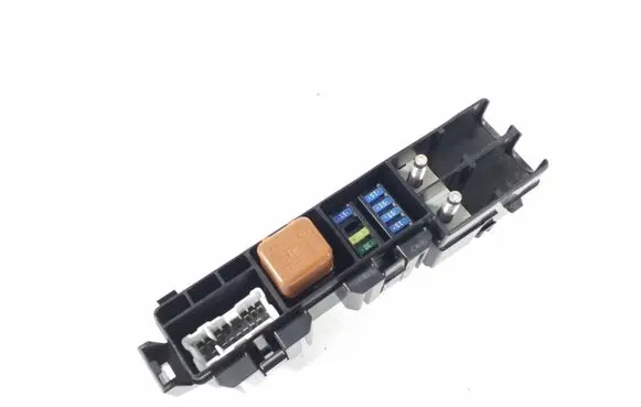 Infiniti FX Fuse module