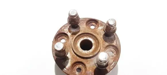 Front wheel hub