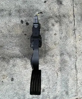 Volvo XC40 Accelerator throttle pedal 32212369