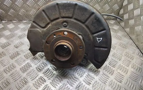 Volkswagen PASSAT B6 Front wheel hub