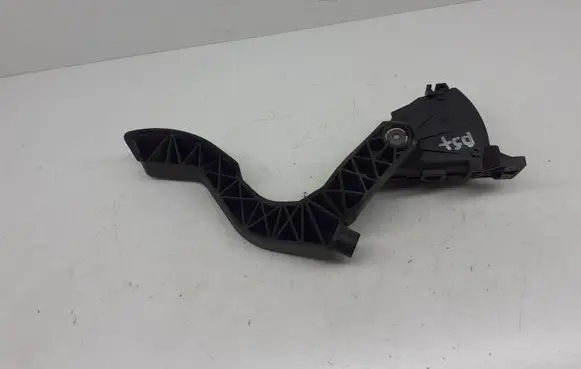 Volkswagen PASSAT B5.5 Accelerator throttle pedal 8D1721523F