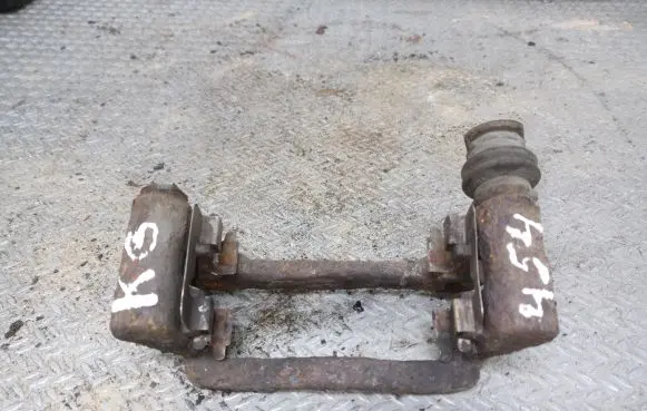 Toyota Corolla E120 E130 Brake caliper pad carrier rear 