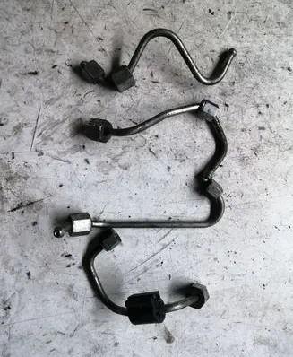 Opel Insignia A Fuel injector supply line/pipe 55573471