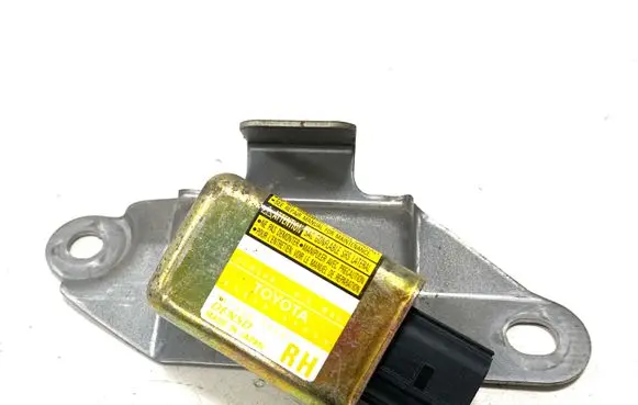 Toyota Land Cruiser (J120) Airbag deployment crash/impact sensor 8986060020 1879000450