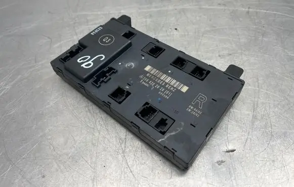 Mercedes-Benz CLK A209 C209 Door control unit/module 2098202026