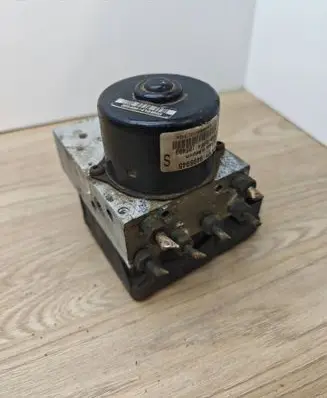 Volvo V70 ABS Pump 9496946 9496945 10094904203
