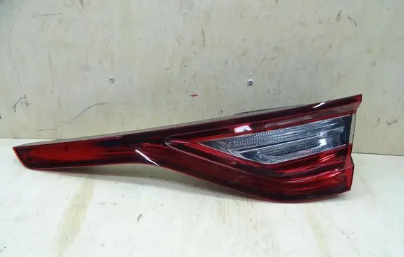 Tailgate rear/tail lights