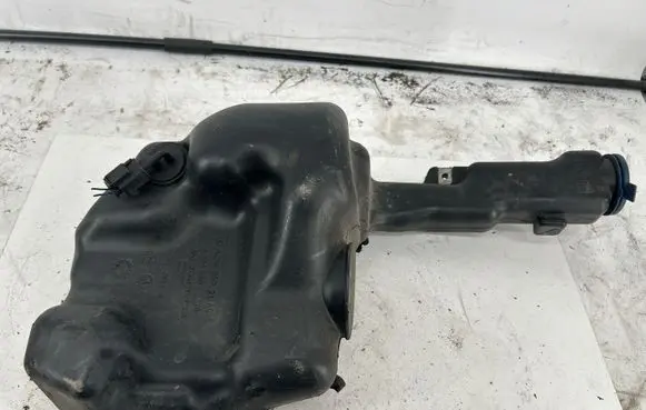 Mercedes-Benz C AMG W204 Windshield washer fluid reservoir/tank A204869