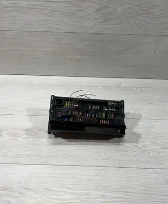 BMW 7 F01 F02 F03 F04 Fuse module 9151320 017033442 00088626