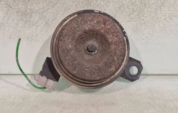 Toyota Avensis T270 Horn signal 000026