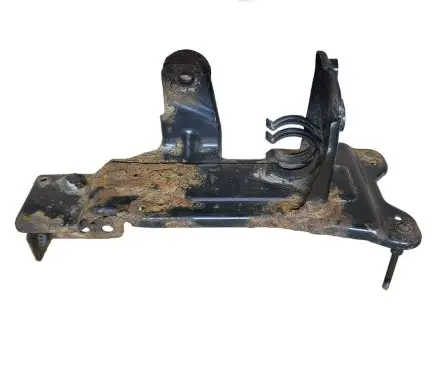 Audi A6 S6 C6 4F Pneumatic air compressor holding bracket 4F0616251A