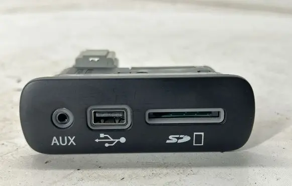 Maserati Ghibli USB socket connector 68332335AB